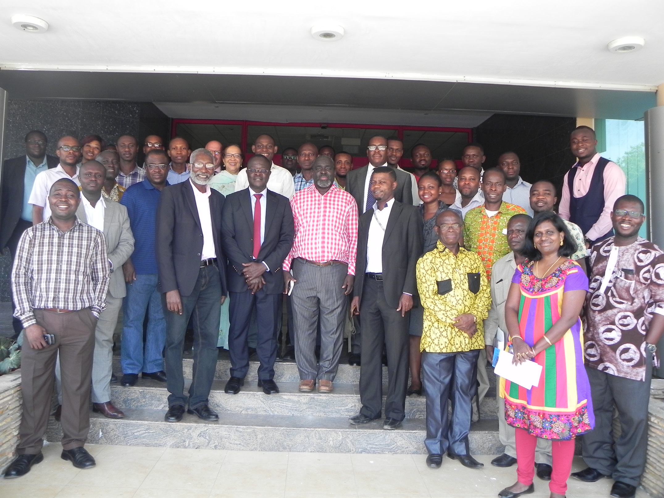 Photo de groupe des participants à l'atelier